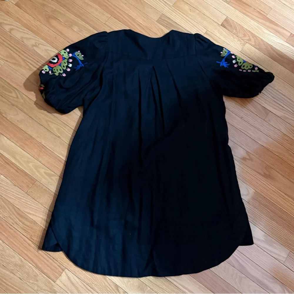 Forcynthia Black Linen Dress with Embroidered Sleeves - Picture 6 of 9